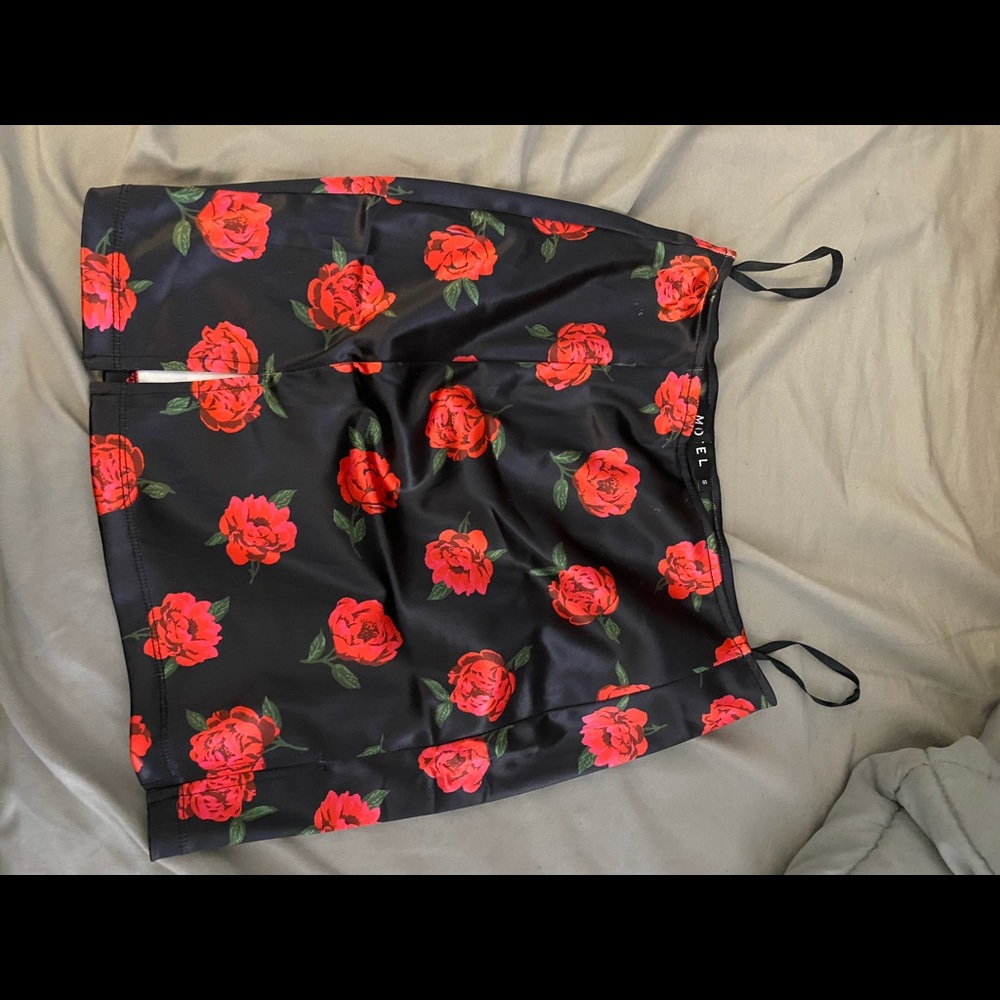 Zida Mini Skirt in Satin Stretch Last Rose Black - Picture 2 of 5